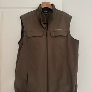 Eddie Bauer men’s green colored full zip outdoors fishing vest size XL Tall
